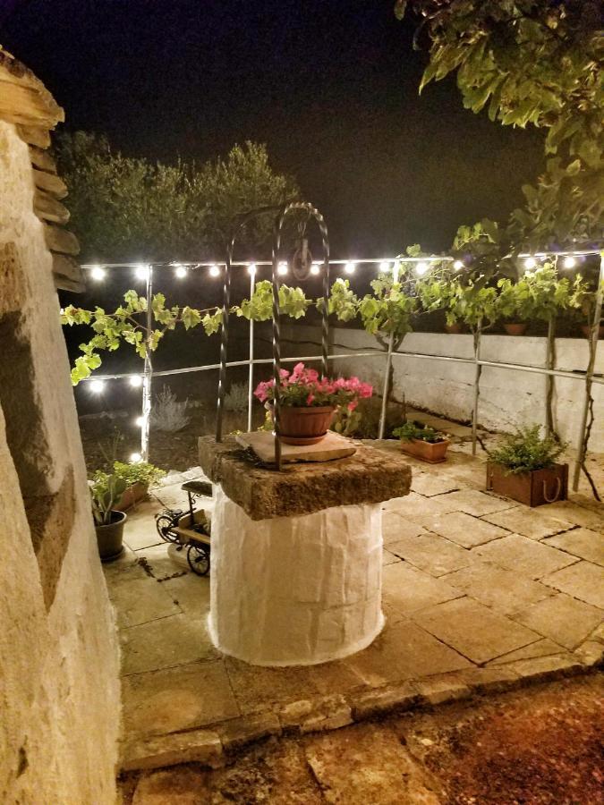 Antico Trullo Immerso Nella Campagna アルベロベッロ エクステリア 写真